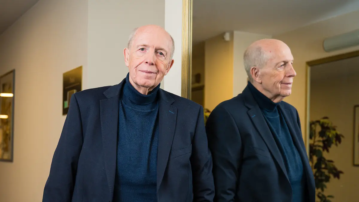 ARCHIV - 10.03.2022, Saarland, Saarlouis: Reiner Calmund, aufgenommen nach einem Gespräch mit der dpa (Zu dpa «Ex-Schwergewicht Reiner Calmund verzichtet nicht auf Süßigkeiten»). Foto: Oliver Dietze/dpa +++ dpa-Bildfunk +++