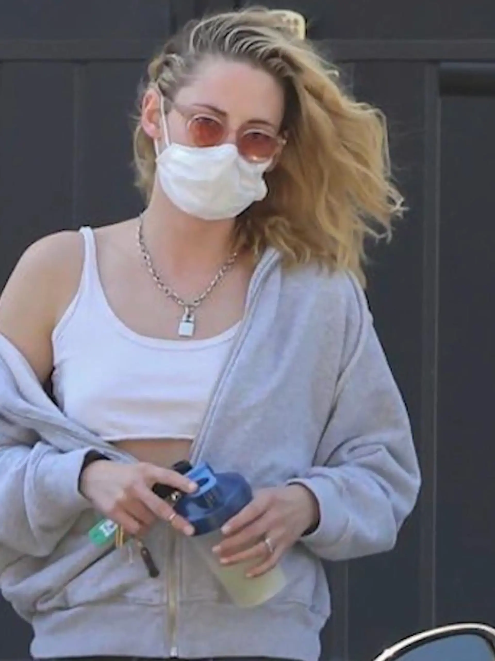 Bild zu: "Wie wäre es mal mit einer Autowäsche, Kristen Stewart?!"