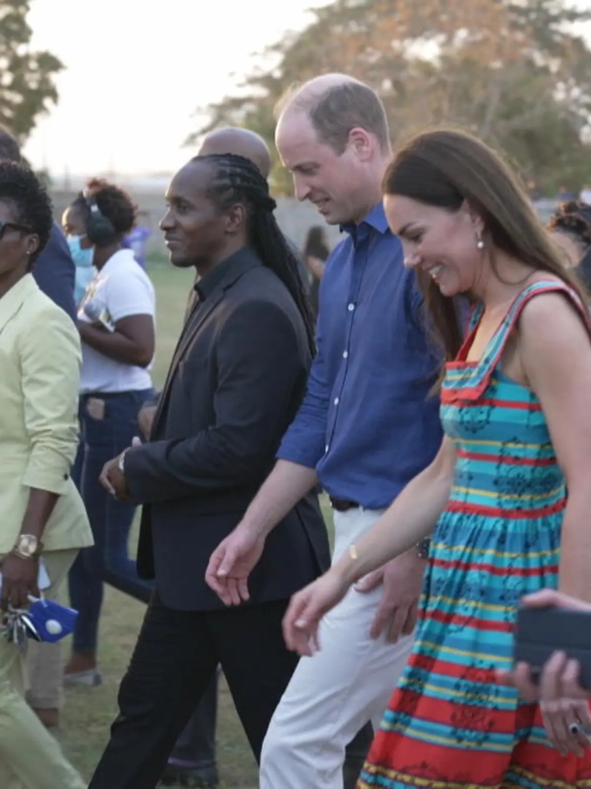 Bild zu: "William und Kate auf Promo-Tour in Jamaika"