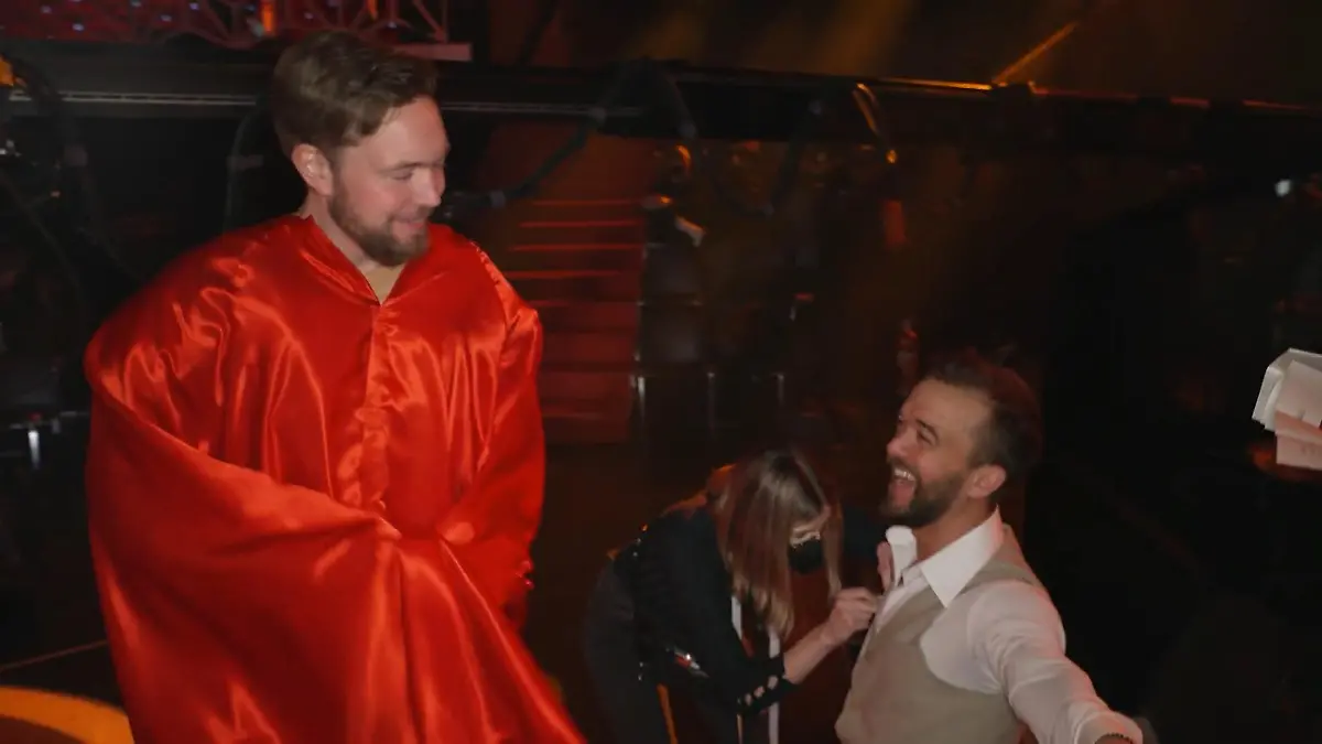"Theoretisch habe ich das Parkett weggefurzt" "Let's Dance"-Stars machen sich Luft