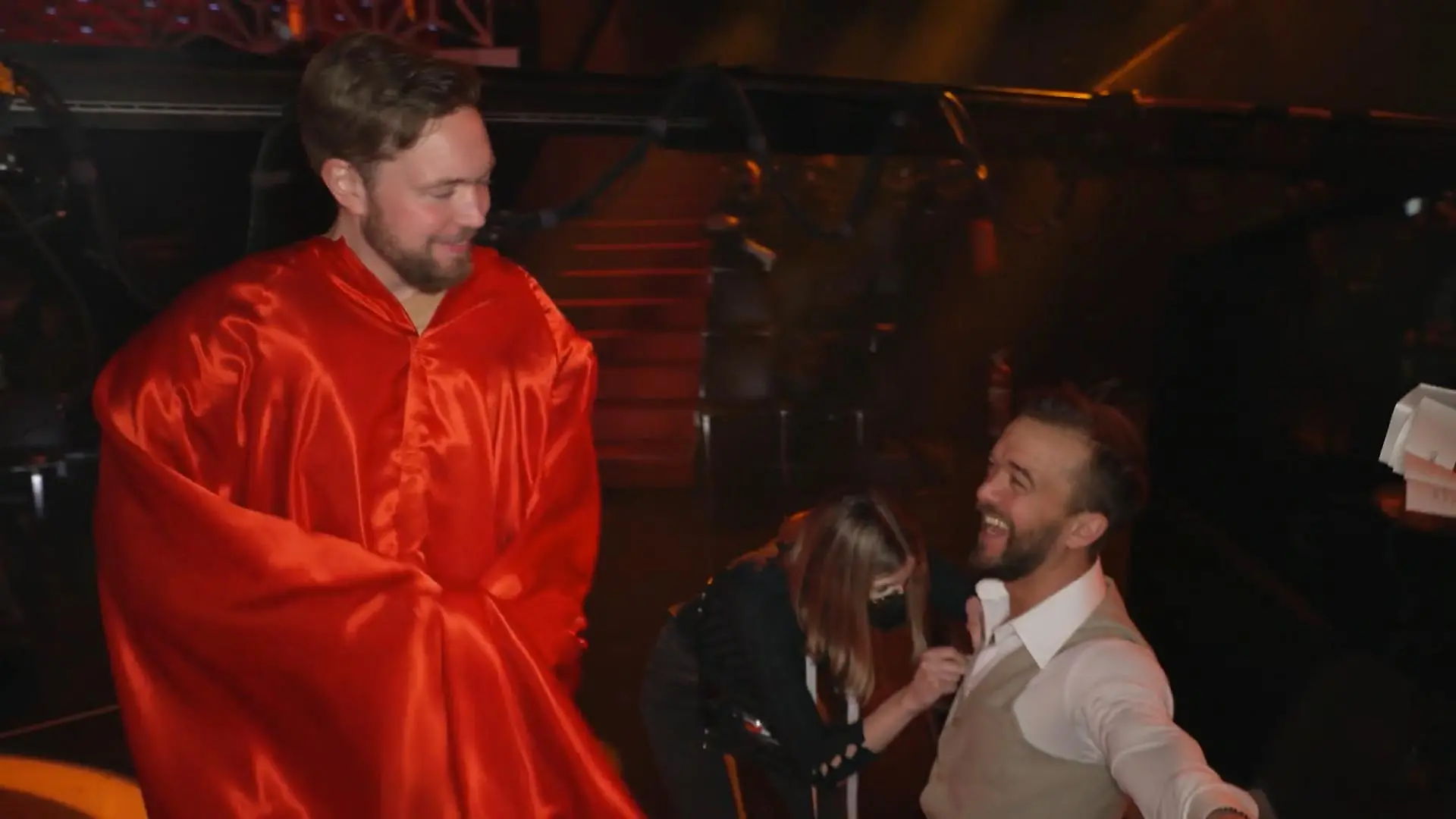"Theoretisch habe ich das Parkett weggefurzt" "Let's Dance"-Stars machen sich Luft