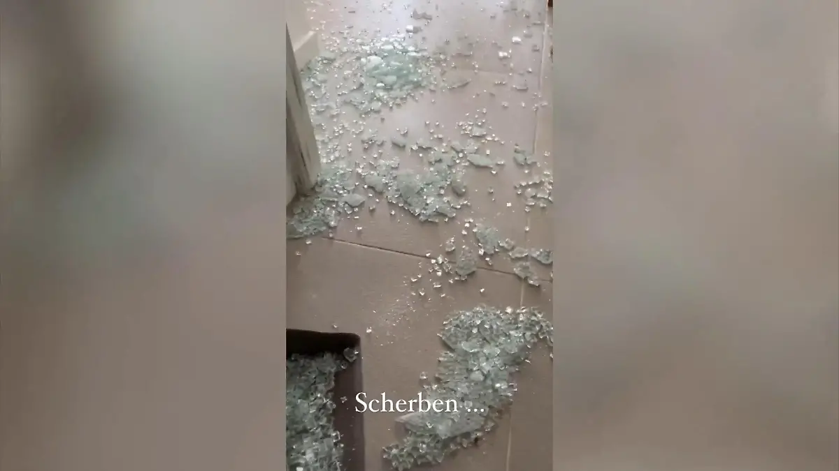 Beim Umzug von Jessica & Johannes Haller gibt es Scherben Hoffentlich bringt's Glück