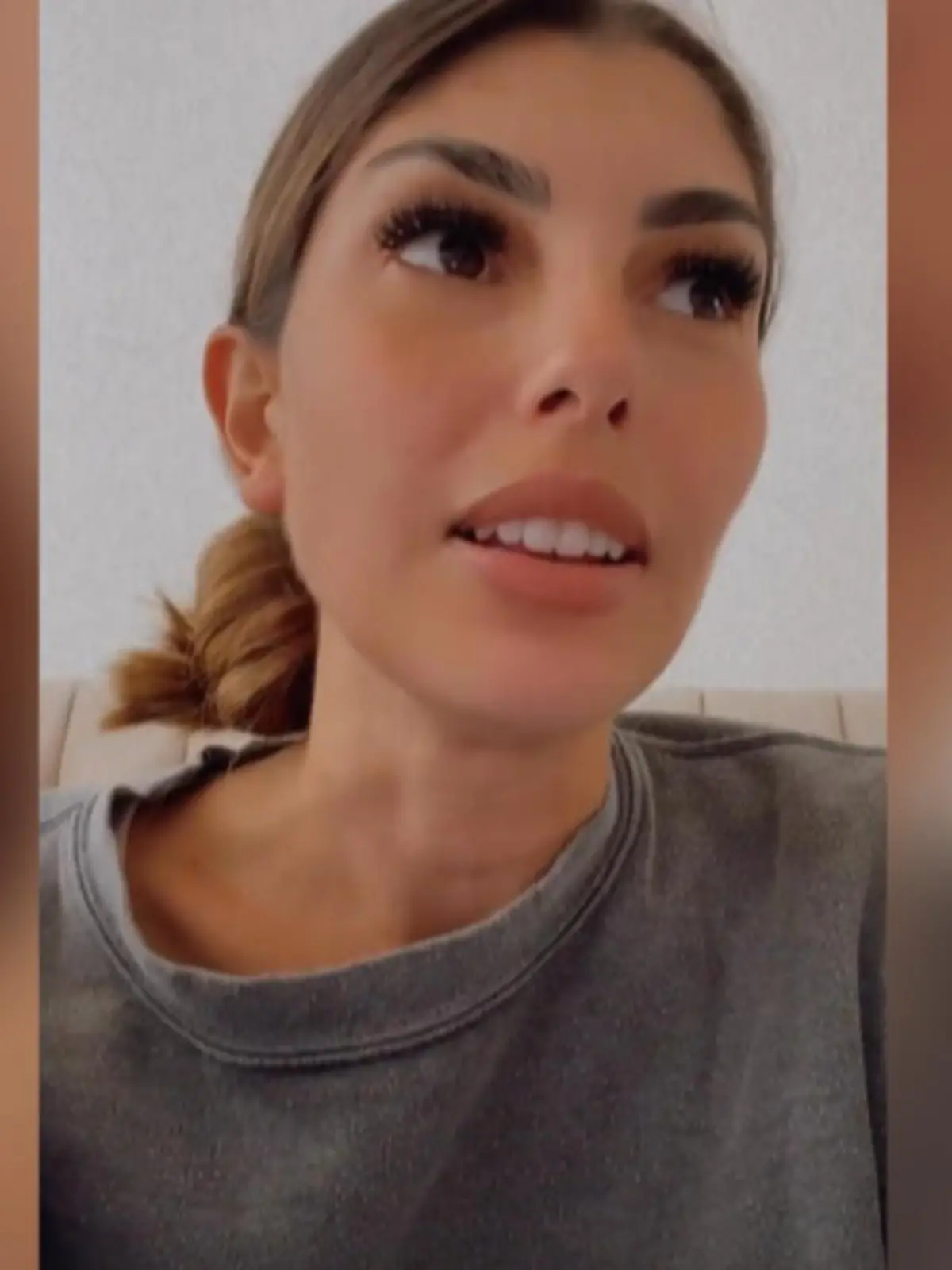 Bild zu: "Yeliz Koc kann nicht allein schlafen"