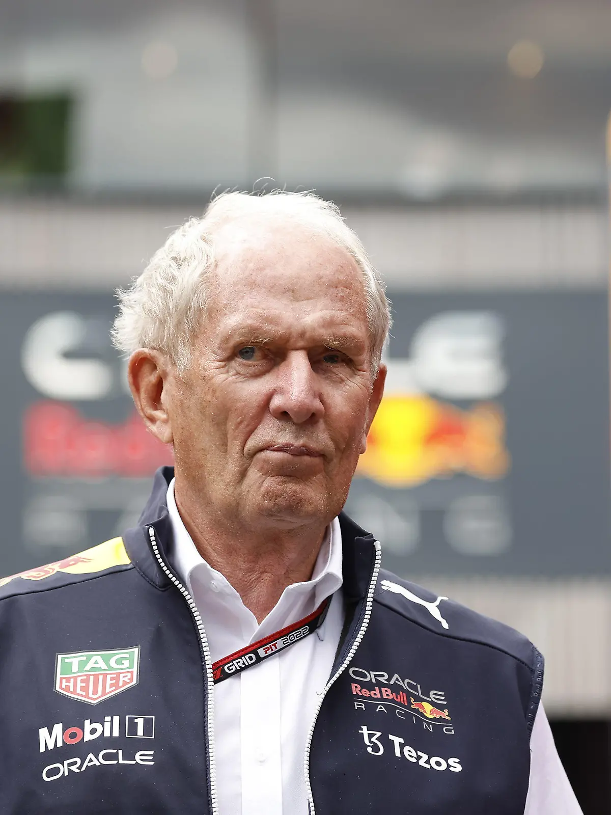09.07.2022, Österreich, Spielberg: Motorsport: Formel-1-Weltmeisterschaft, Großer Preis von Österreich am Red Bull Ring, Vor dem Rennen: Helmut Marko, Red-Bull-Motorsportchef, kommt an der Rennstrecke an. Foto: Erwin Scheriau/APA/dpa +++ dpa-Bildfunk +++