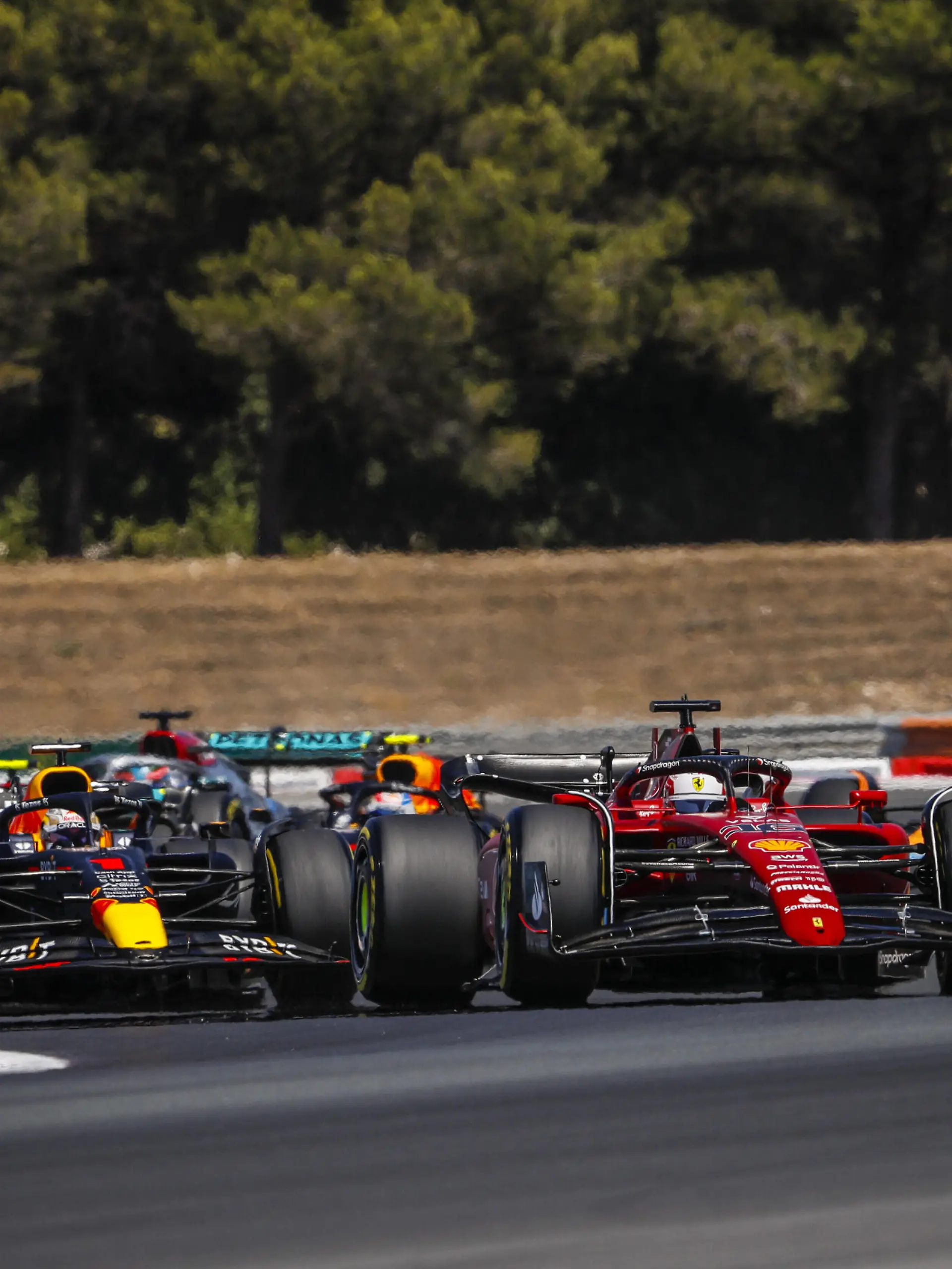 16 LECLERC Charles mco, Scuderia Ferrari F1-75, action, start with 01 VERSTAPPEN Max nld, Red Bull Racing RB18 the Formula 1 Lenovo Grand Prix de France, French Grand Prix 2022, 12th round of the 2022 FIA Formula One World Championship, WM, Weltmeisterschaft from July 22 to 24, 2022 on the Circuit Paul Ricard, in Le Castellet, France - F1 - FRENCH GRAND PRIX 2022 - RACE DPPI/Panoramic PUBLICATIONxNOTxINxFRAxITAxBEL _V2_0988 