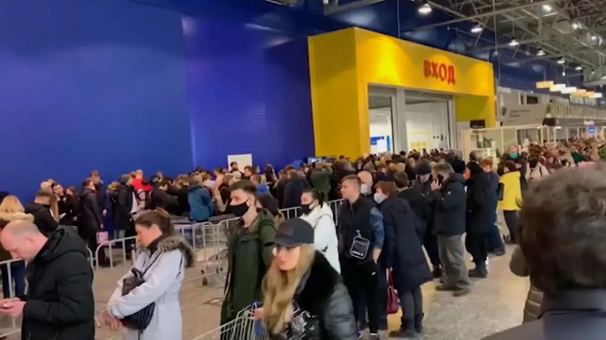 Panik-Käufe bei Ikea in Moskau Möbelhaus macht Läden in Russland dicht