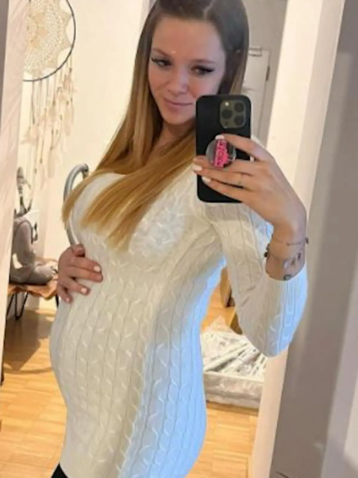 Bild zu: "Anne Wünsche teilt Ultraschallbilder mit ihren Fans"