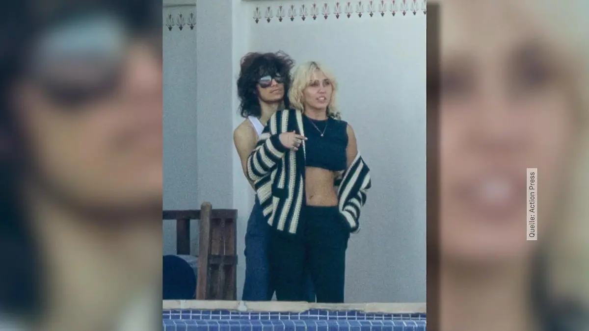 Miley Cyrus & Maxx knutschen im Urlaub Machen sie es damit offiziell?