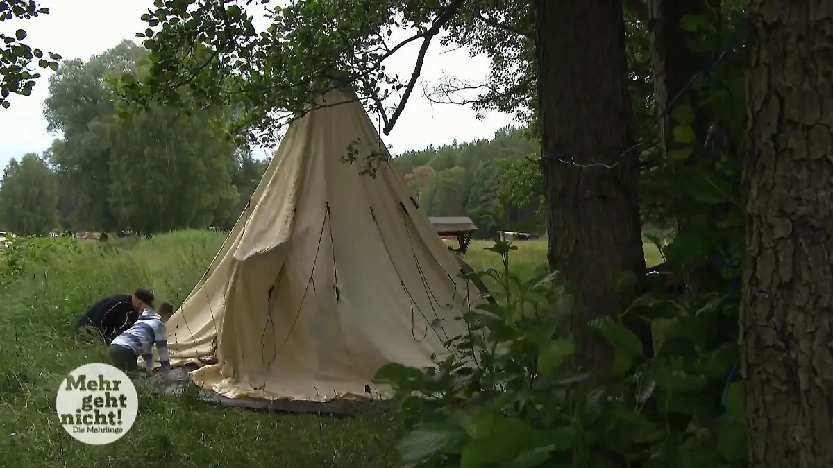 Ferien-Abenteuer in der Wildnis Übernachtung im Freien