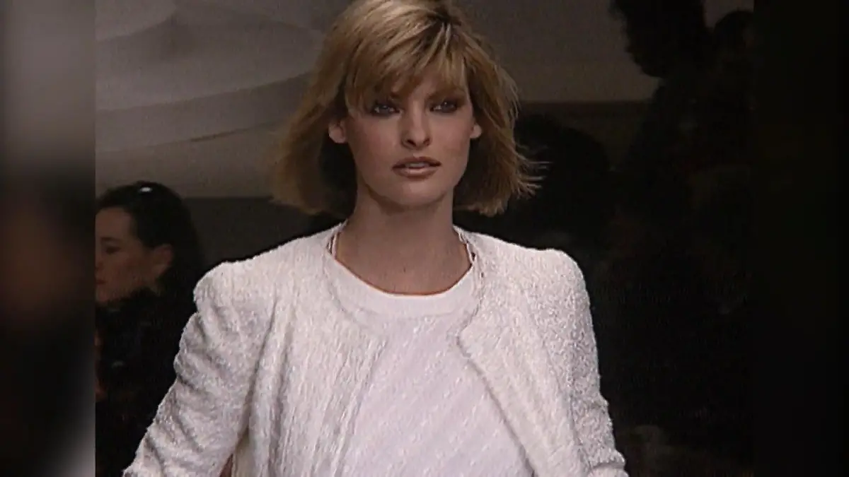 Linda Evangelista zeigt sich nach Schönheits-OP-Fail Beauty-Eingriff schiefgelaufen