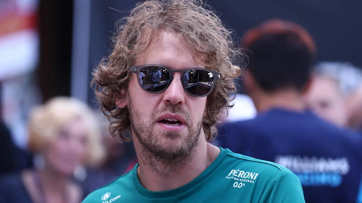 Formula 1 - Monaco Grand Prix 2022 Sebastian Vettel of Aston Martin looks on prior to practice ahead of the Formula 1 Monaco Grand Prix 2022 at Circuit de Monaco on May 27, 2022 in Monte-Carlo, Monaco. Monte Carlo Circuit de Monaco Monaco Copyright: xMarcoxCanonierox