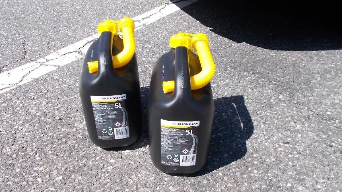 10 Liter Amphetaminbase 2 Hauptzollamt Kiel