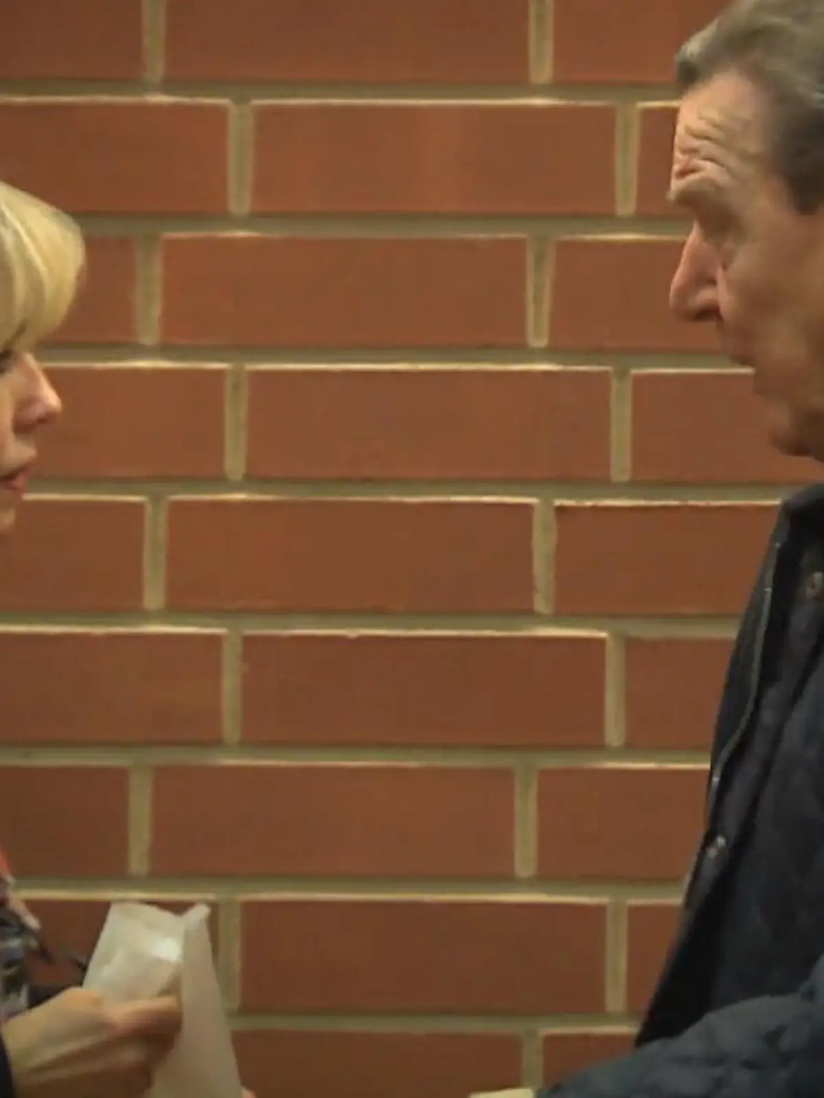 Bild zu: "Schröder vs. Schröder: Es geht ums gemeinsame Haus"