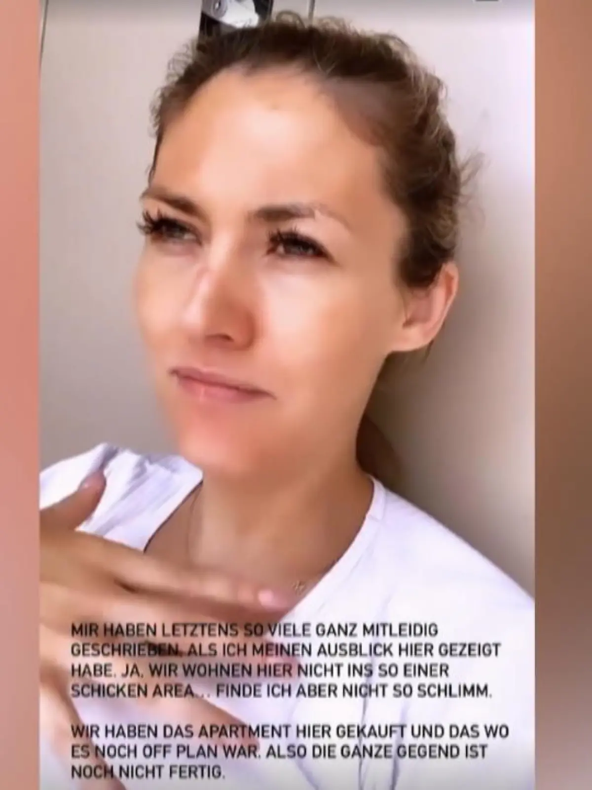 Bild zu: "Fiona Erdmann wohnt auf einer Baustelle"