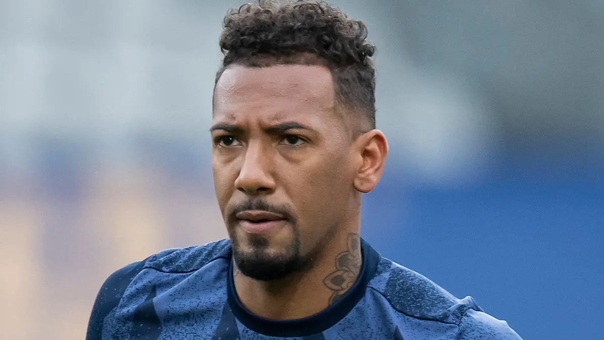 ARCHIV - 15.05.2021, Baden-Württemberg, Freiburg im Breisgau: Fußball: Bundesliga, SC Freiburg - Bayern München, 33. Spieltag im Schwarzwald-Stadion. Münchens damaliger Spieler Jerome Boateng vor dem Spiel. Der Körperverletzungsprozess gegen den früheren Fußball-Nationalspieler Jerome Boateng geht in die nächste Runde. Der 33-Jährige steht am 20. Oktober erneut vor Gericht, wie das Landgericht München I am 22.07.2022 mitteilte. (zu dpa "Ex-Nationalspieler Jérôme Boateng im Oktober erneut vor Gericht") Foto: Tom Weller/dpa +++ dpa-Bildfunk +++