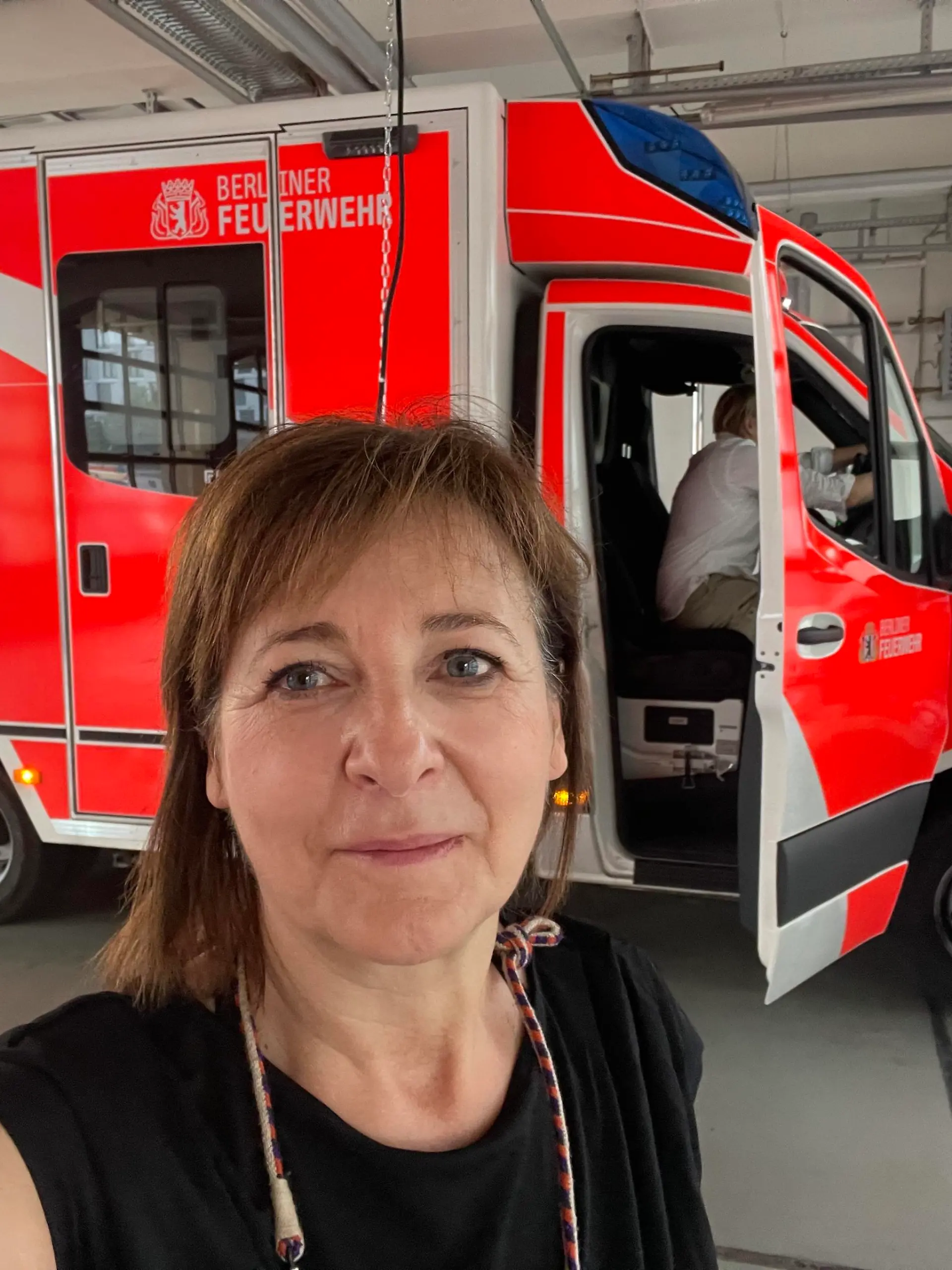 RTL-Reporterin Kathrin Gräbener begleitet Rettungswagen
