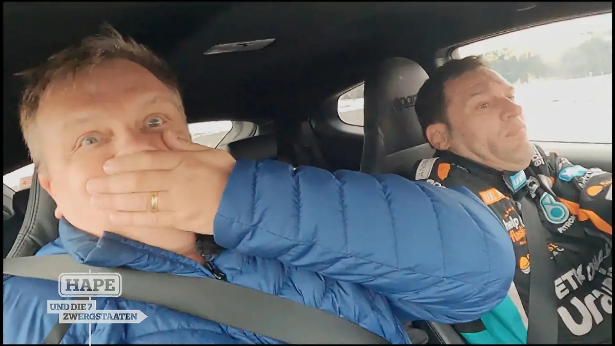 Hape wagt eine Berg-Spritztour - und versucht zu lächeln "Mein Frühstück kommt hoch!"