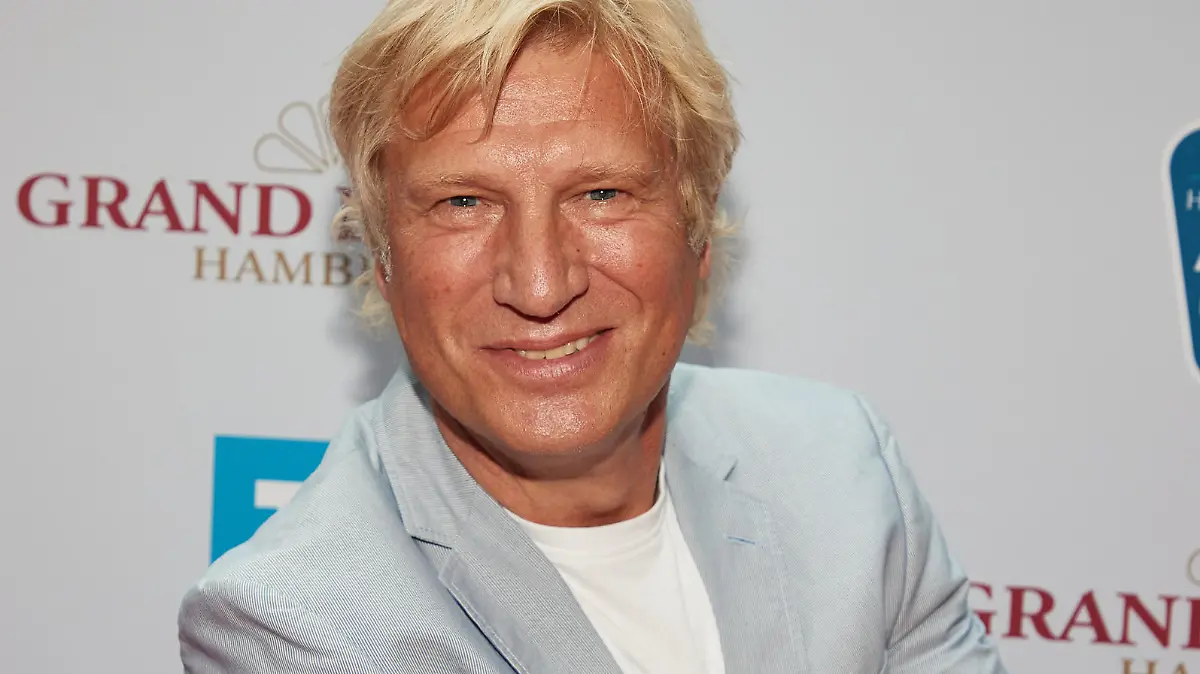 Gerhard Leinauer, Journalist, kommt zur Verleihung des Deutschen Sportjournalistenpreises.