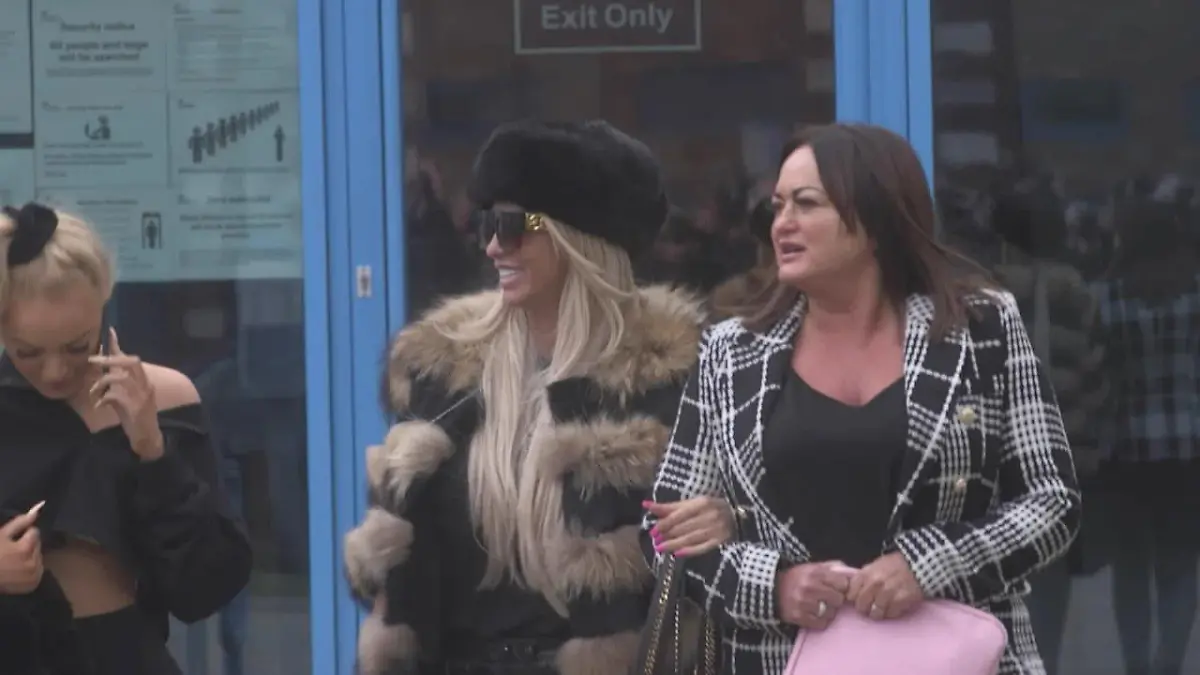 Katie Price kann aufatmen Sie muss nicht hinter Gittern