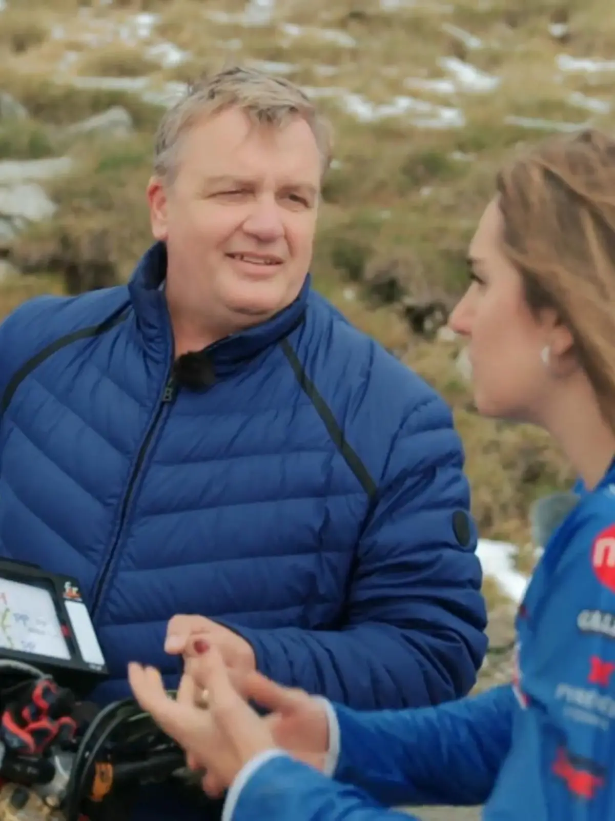 Bild zu: "Eine Enduro-Fahrerin und ein Rallymeister"