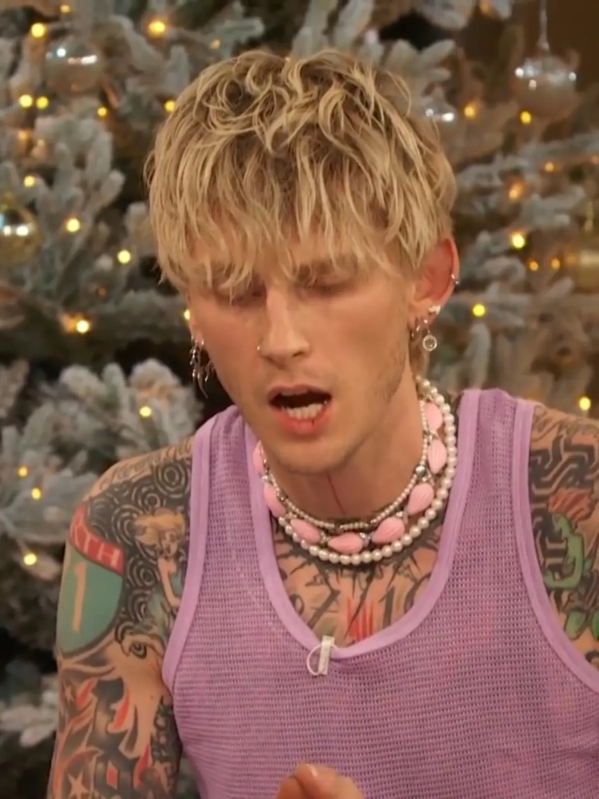 Bild zu: "Machine Gun Kelly verrät Liebes-Details"