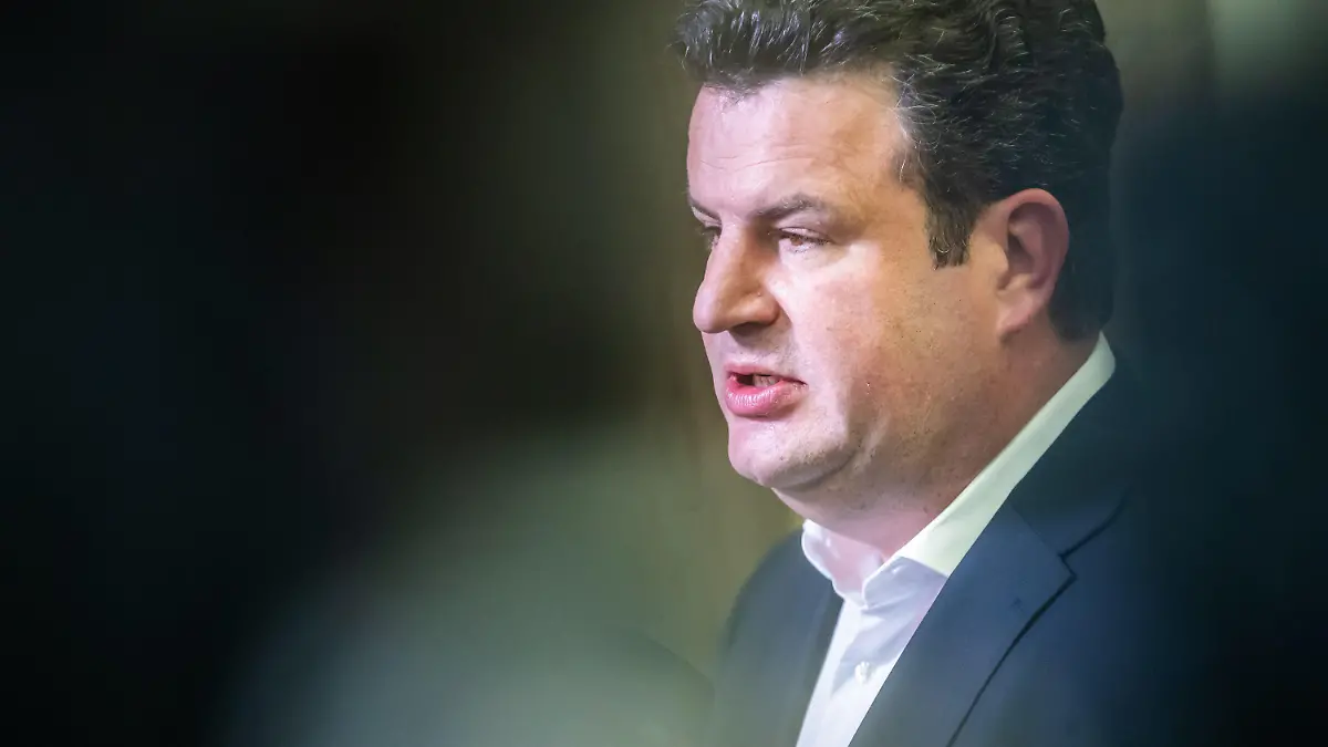 20.07.2022, Berlin: Hubertus Heil (SPD), Bundesminister für Arbeit und Soziales, gibt ein Pressestatement zum Bürgergeld im Bundesministerium für Arbeit und Soziales ab. Foto: Christoph Soeder/dpa +++ dpa-Bildfunk +++
