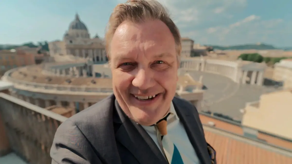 Hape Kerkeling auf den Spuren von Papst Franziskus Besuch im Vatikan