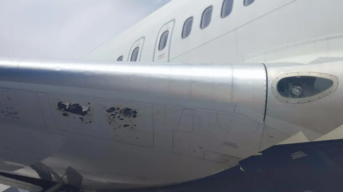 Hagel zertrümmert Flieger