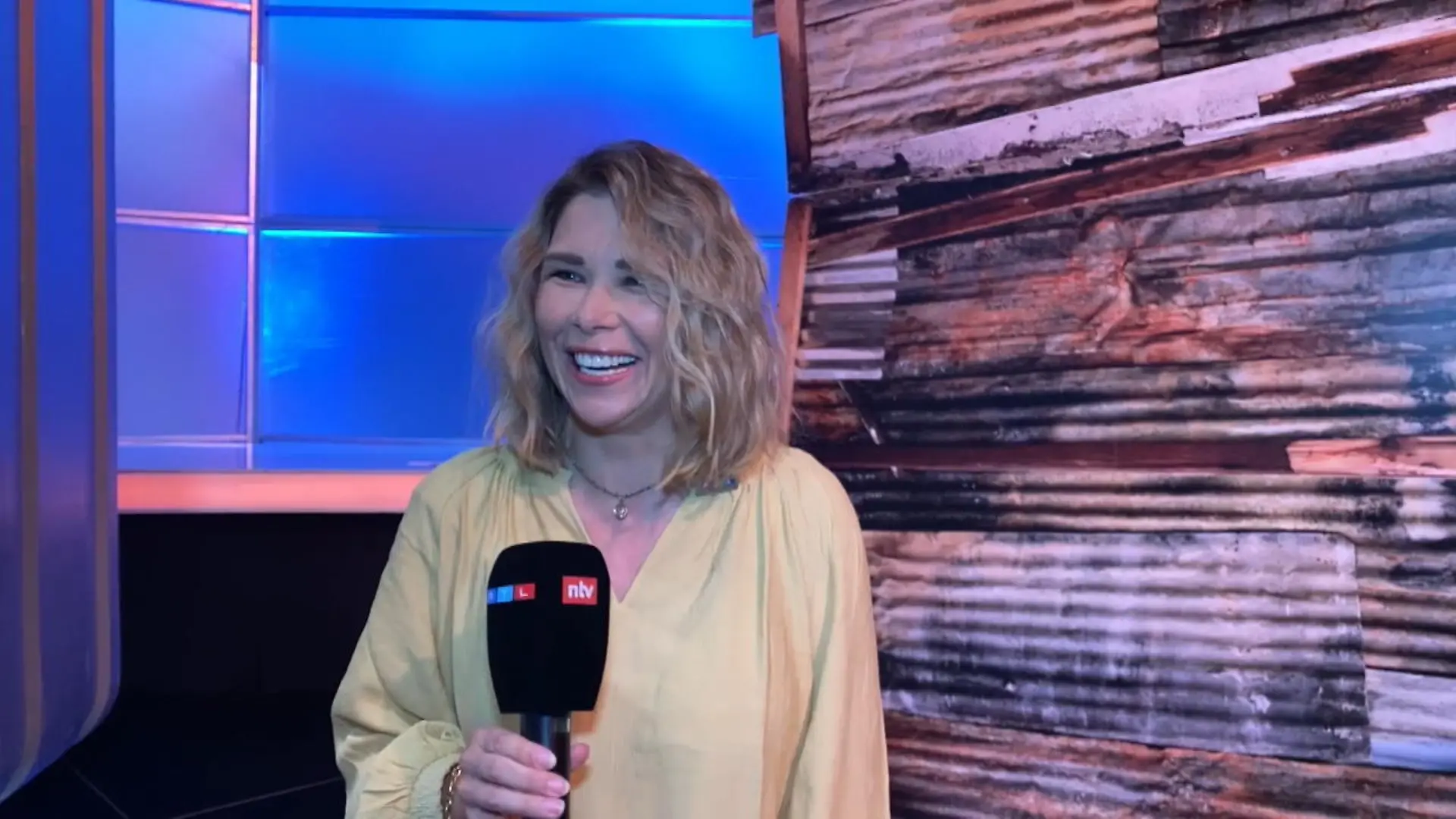 Tanja Szewczenko überrascht mit neuem Look! Wow-Auftritt beim Spendenmarathon