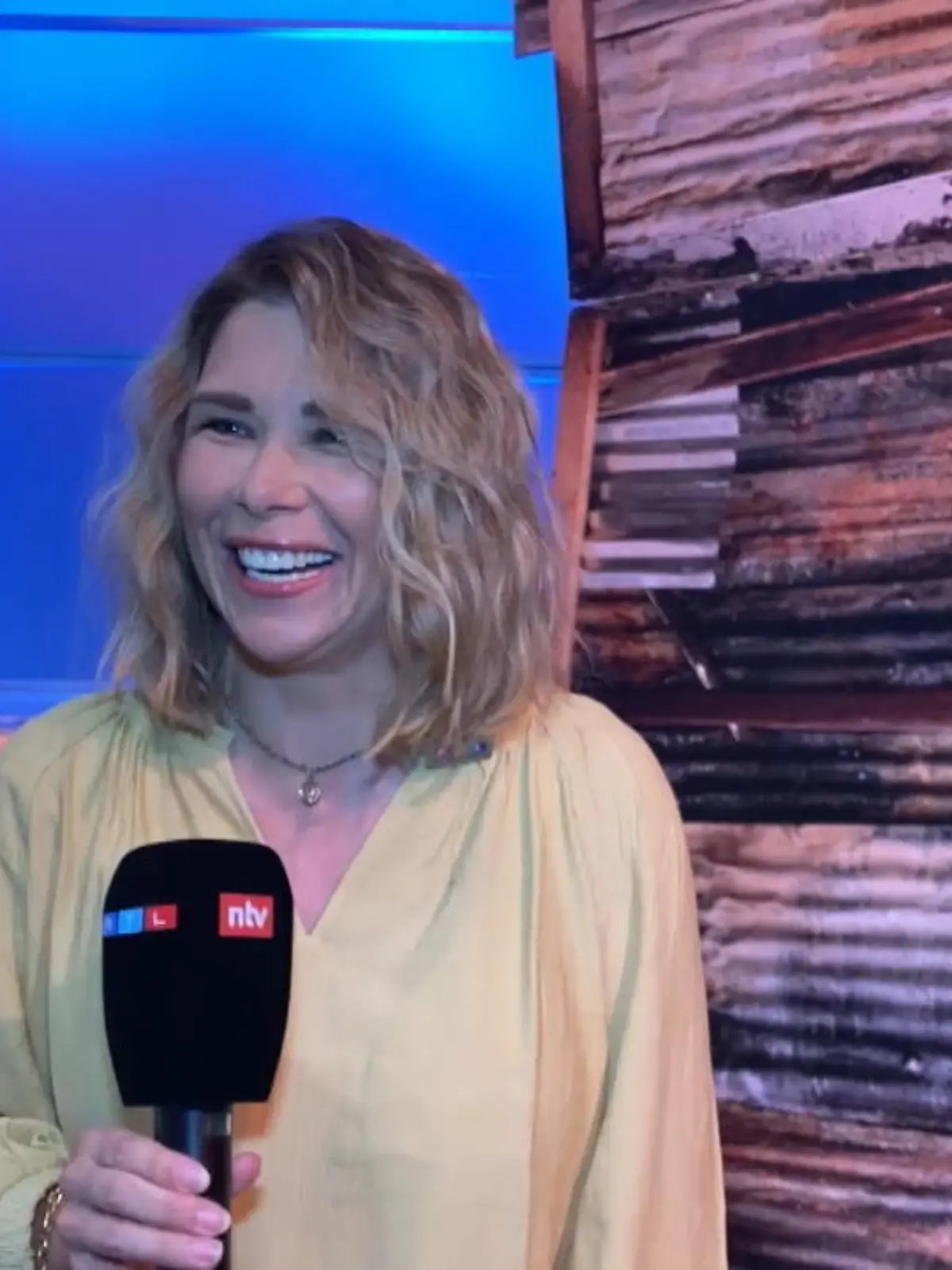 Bild zu: "Tanja Szewczenko überrascht mit neuem Look!"