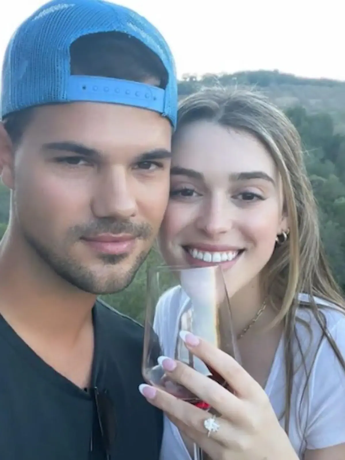 Bild zu: ""Twilight"-Star hat sich verlobt"