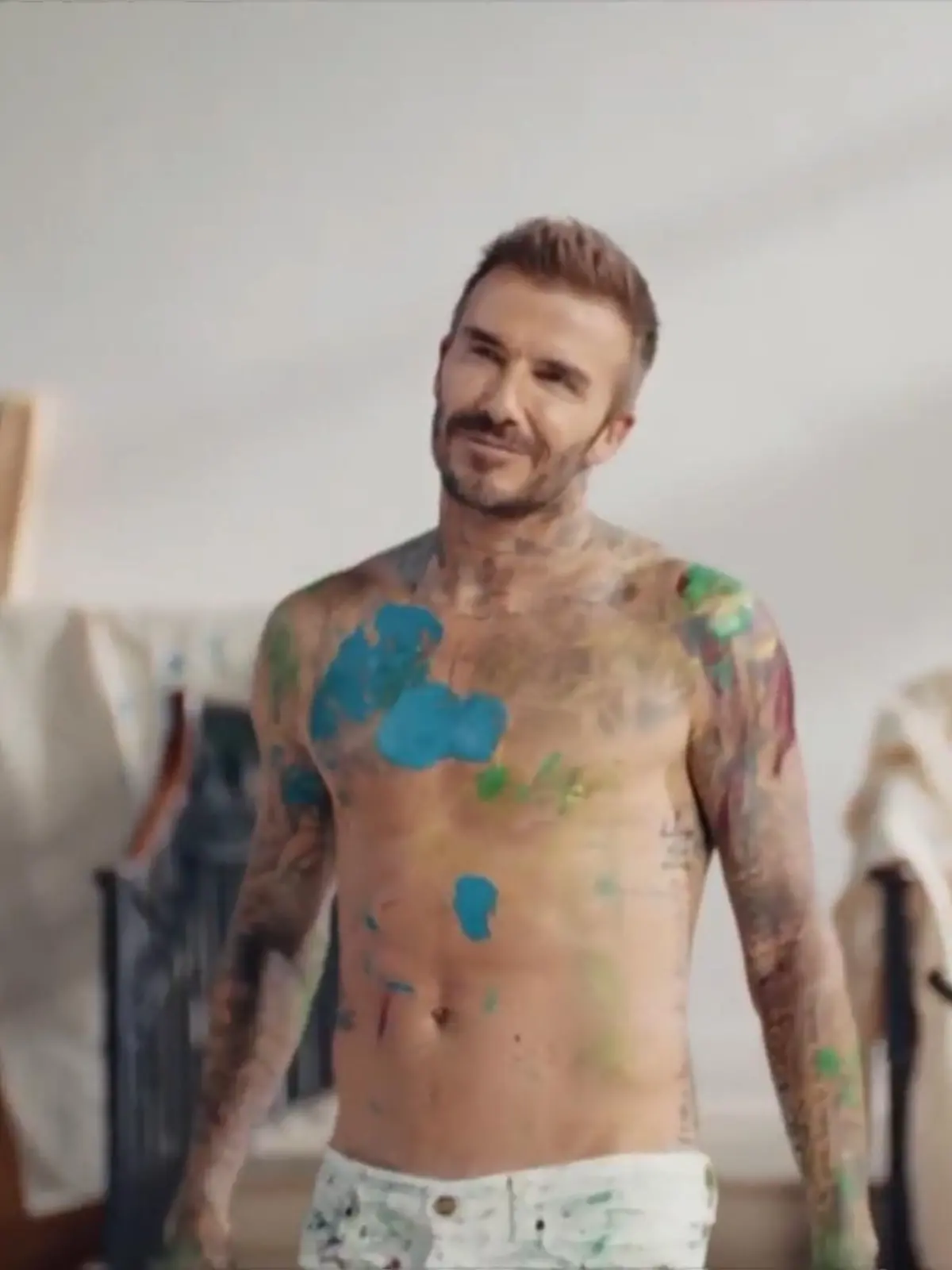 Bild zu: "David Beckham wird oben ohne selbst zur Kunst"