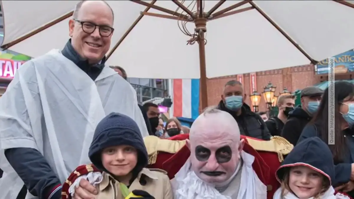 Monegassen-Zwillinge im deutschen Freizeitpark Ferien mit Fürst Albert