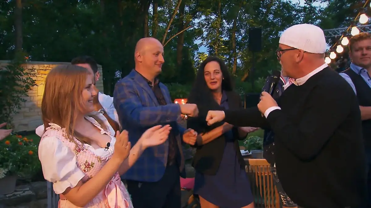 DJ Ötzi rockt das Scheunenfest Star-Gast bei "Bauer sucht Frau"