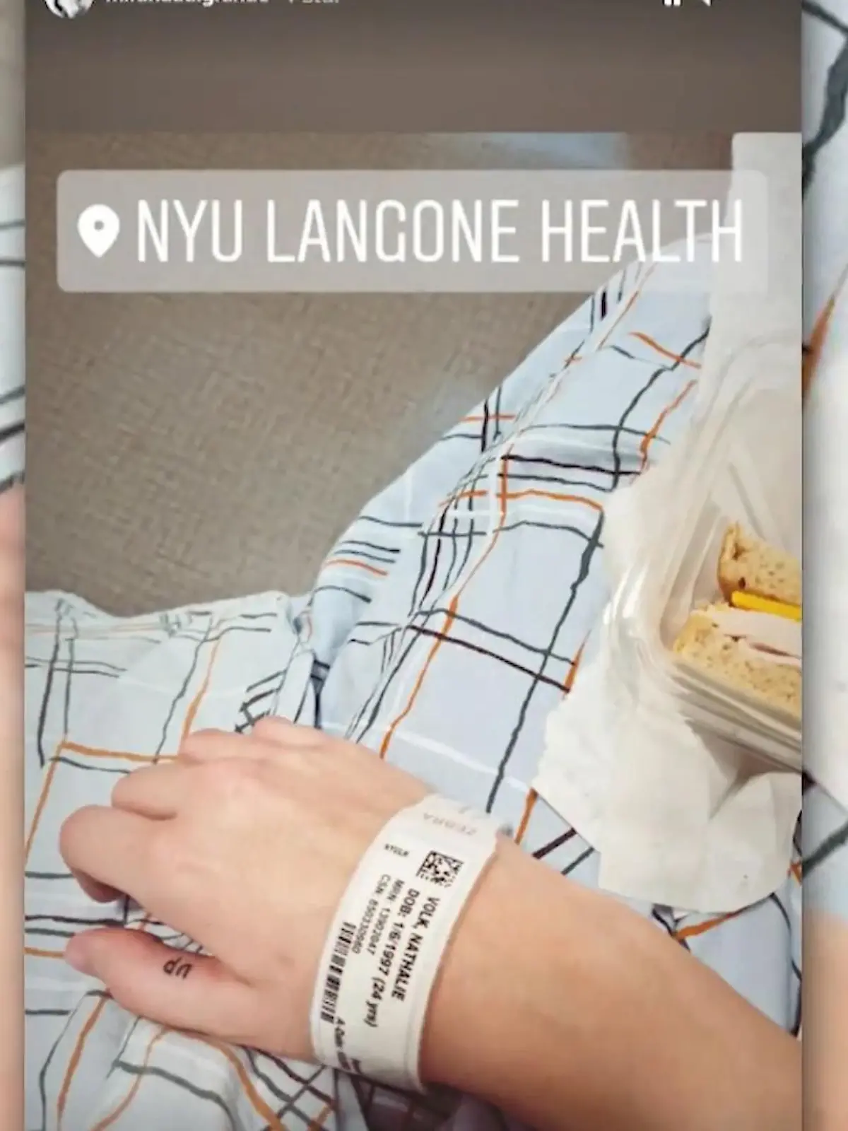 Bild zu: "Nathalie Volk im Krankenhaus"