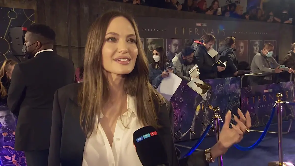 Angelina Jolie spricht mit uns privat wie nie Exklusives Interview
