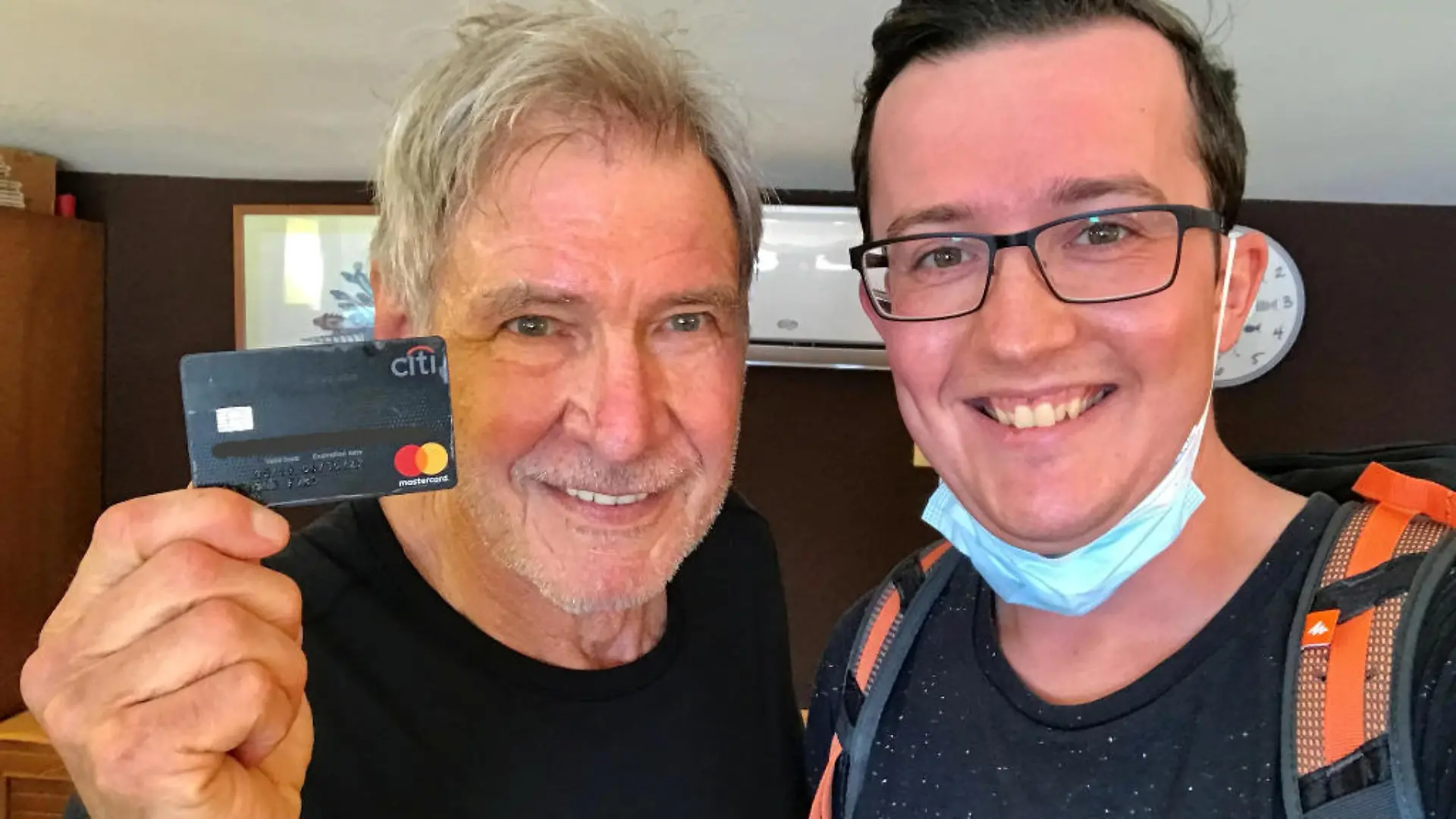 "Die Karte lag vor mir am Strand in Sizilien" Deutscher fand Harrison Fords Kreditkarte