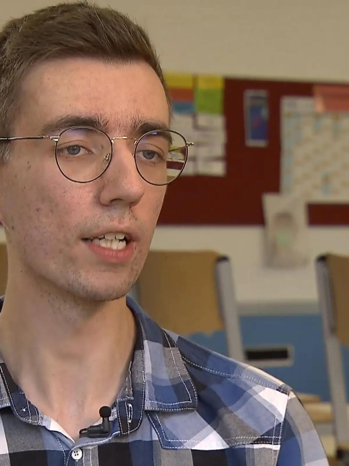 Sexismus, Fremdenfeindlichkeit, Mobbing - Hass hat viele Gesichter, gerade auch im Internet. Der 27-jährige Hannes musste jahrelang Hate Speech im Netz und in der Schule aushalten,  bis er sogar seinen Namen ändern musste, damit das Grauen endlich ein Ende fand.