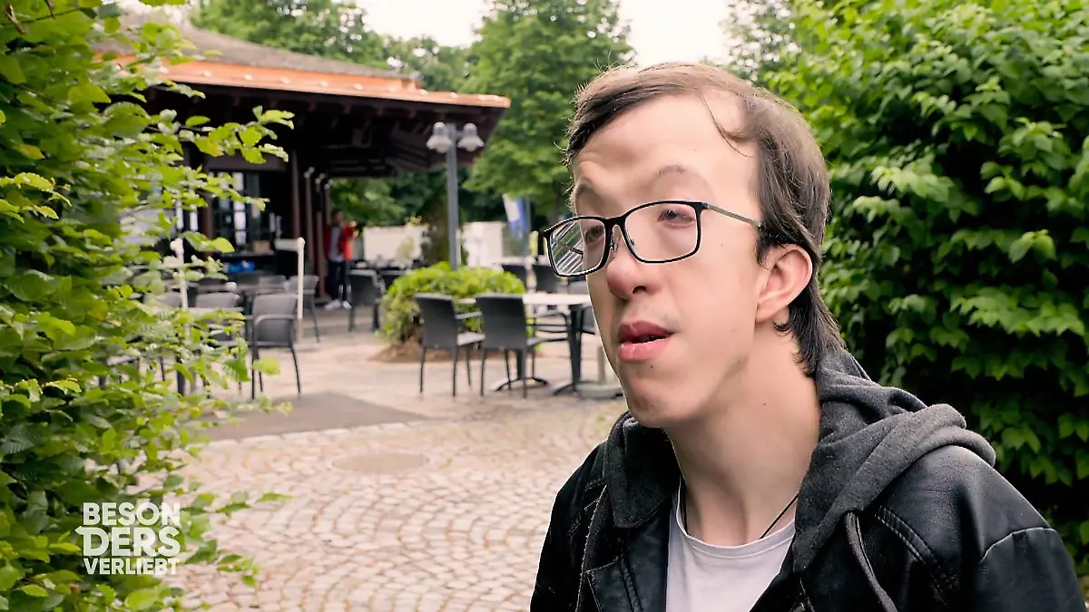 Tobias freut sich auf das erste Date seines Lebens Mit "Besonders verliebt" auf ins Glück?