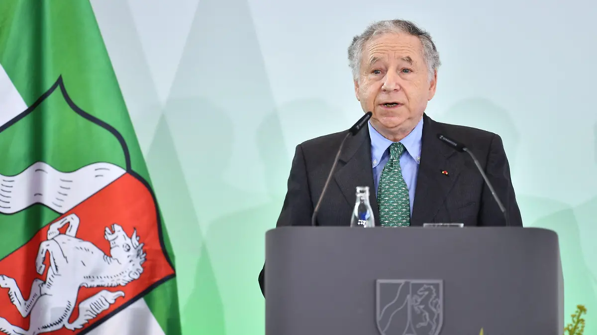 20.07.2022, Nordrhein-Westfalen, Köln: Jean Todt, ehemaliger Formel-1-Teamchef, Schumachers langjähriger Formel-1-Wegbegleiter und guter Freund hält die Laudatio. Formel-1-Rekordweltmeister Michael Schumacher wird mit dem Staatspreis des Landes Nordrhein-Westfalen ausgezeichnet. Foto: Marius Becker/dpa +++ dpa-Bildfunk +++