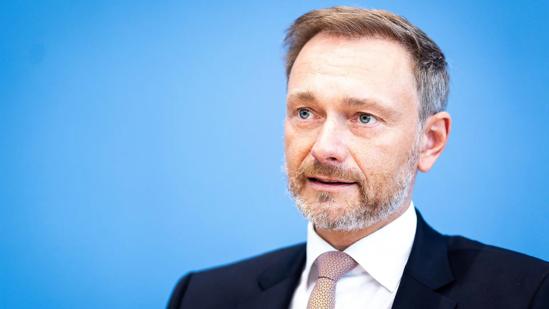 Bundesfinanzminister Christian Lindner stellt in der Bundespressekonferenz den Regierungsentwurf zum Budneshaushalt 2023 vor in Berlin, 01.07.2022. Berlin Germany *** Federal Finance Minister Christian Lindner presents the governments draft budget 2023 at the Federal Press Conference in Berlin, 01 07 2022 Berlin Germany Copyright: xLeonxKuegelerx
