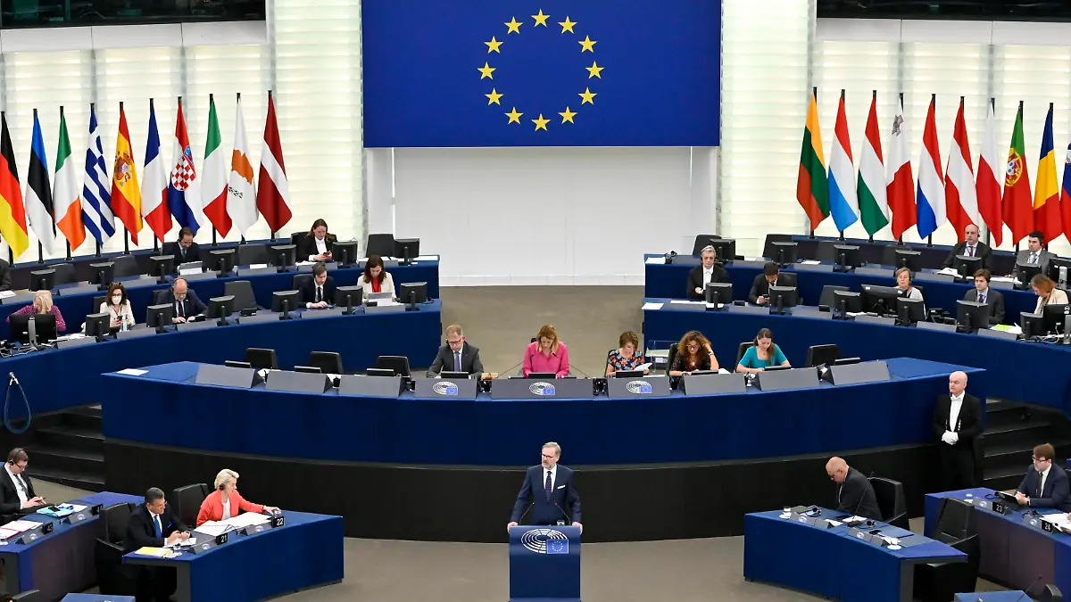 Petr Fiala präsentiert die Prioritäten der tschechischen EU-Ratspräsidentschaft vor im Plenarsaal des Europäischen Parlaments. Das Motto der tschechischen Ratspräsidentschaft lautet Europa als Aufgabe. Das Motto unterstreicht die Notwendigkeit, die derzeitige EU-Politik im Lichte des russischen Angriffskrieges gegen die Ukraine neu zu bewerten. Straßburg, 06.07.2022 *** Petr Fiala presents the priorities of the Czech EU Presidency to the plenary hall of the European Parliament The motto of the Czech Presidency is Europe as a task The motto underlines the need to reassess the current EU policy in light of the Russian war of aggression against Ukraine Strasbourg, 06 07 2022 Foto:xD.xAnoraganingrumx/xFuturexImage