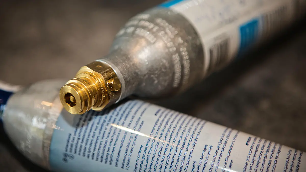 Die CO2-Austauschzylinder mit Drehgewinde waren bislang Standard
