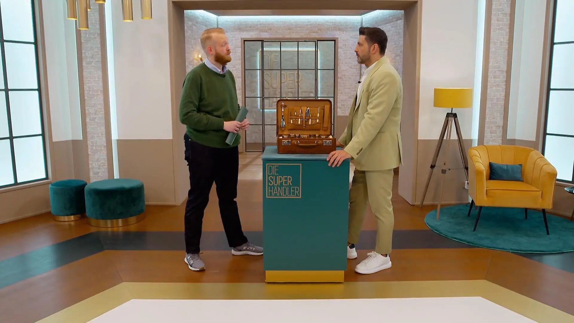 Ein Koffer aus echtem Krokodil-Leder! Wie viel bekommt Philipp?