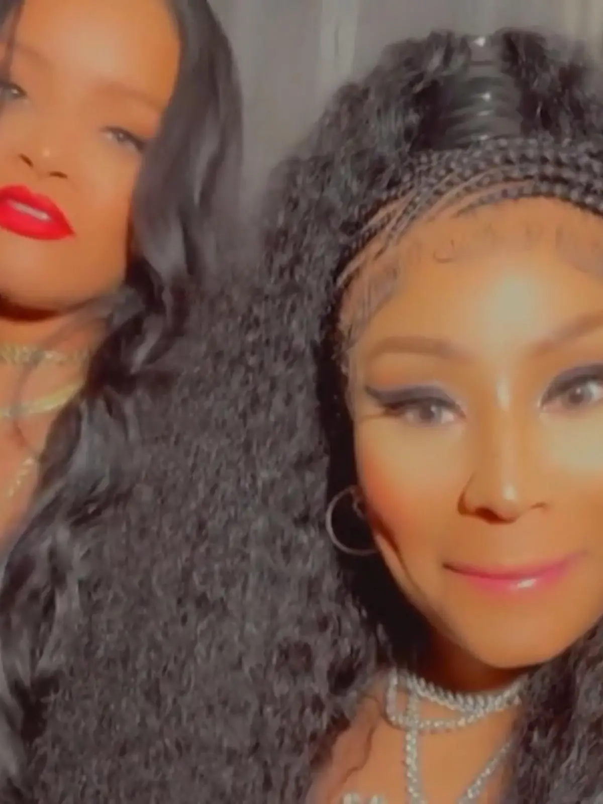 Bild zu: "Rihanna disst Nicki Minaj"
