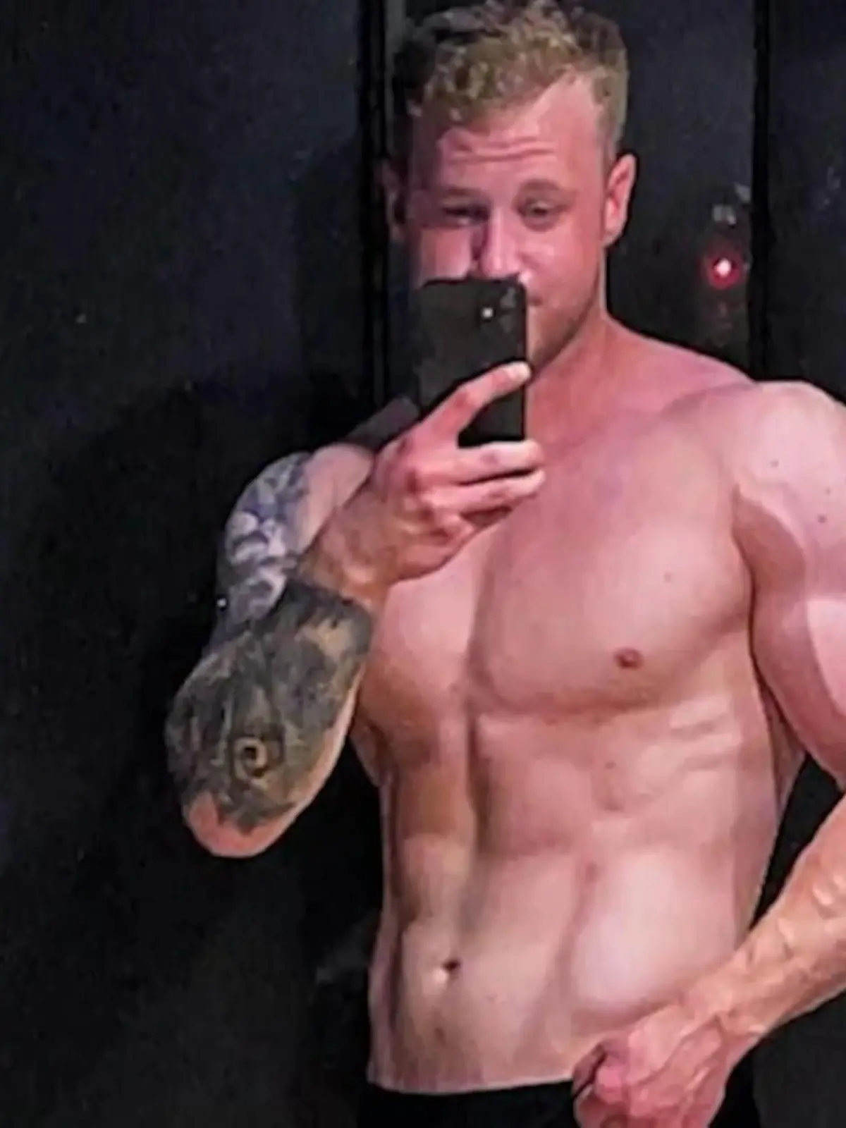 Bild zu: "Felix van Deventer hat jetzt Mega-Muskeln"