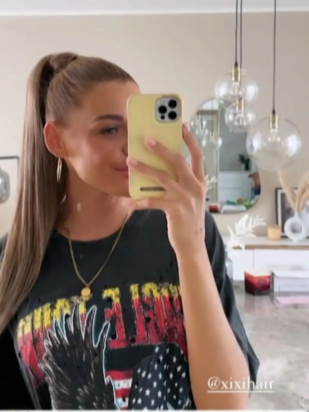 Bild zu: "Gerda Lewis hat eine neue Haarpracht"