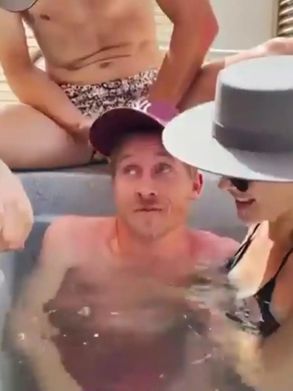 Bild zu: "Samuel Koch wagt sich ins eiskalte Wasser"