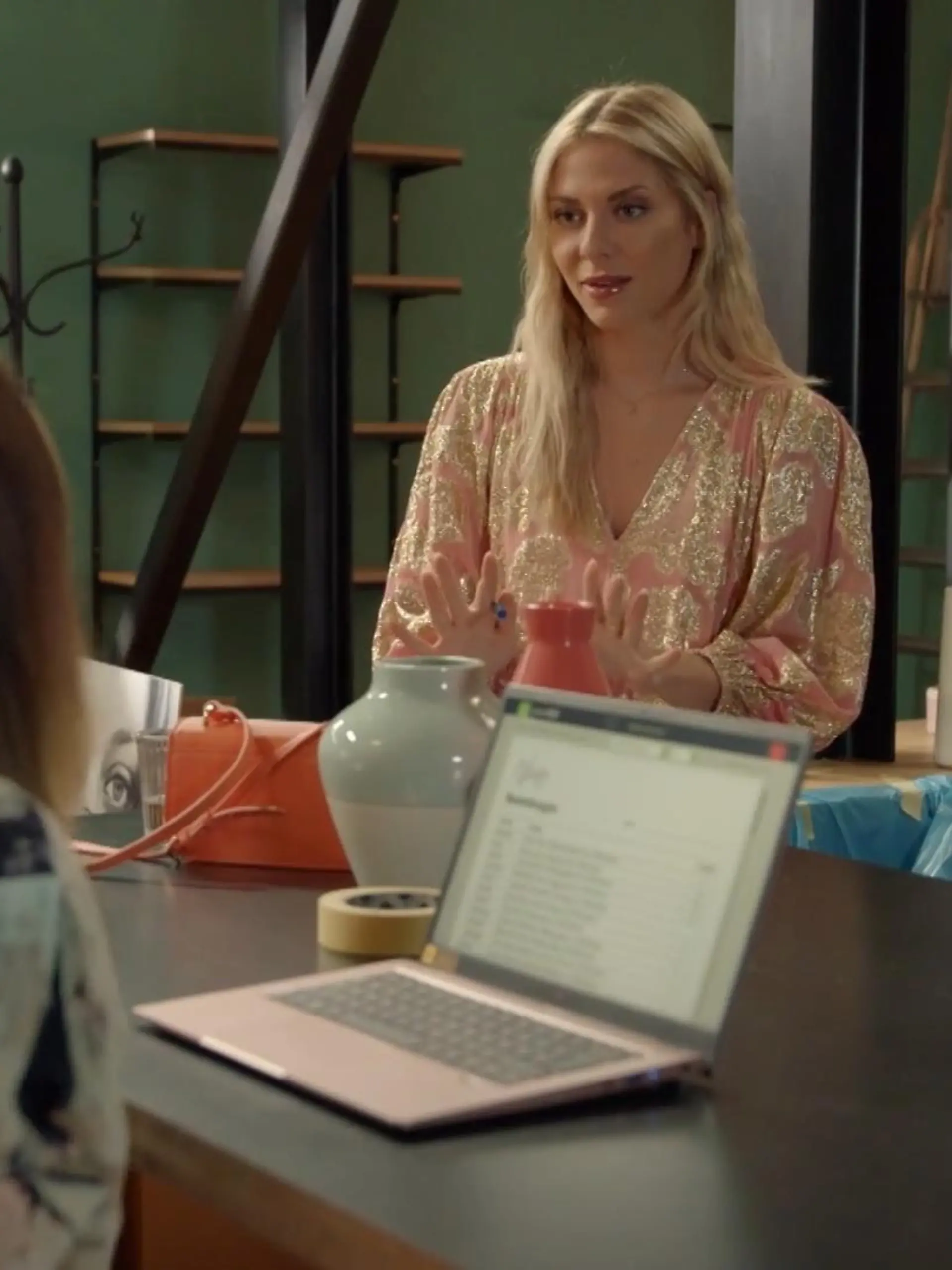 Bild zu: "Emily will Sunny mit ihrem Zwillingsbruder verkuppeln"