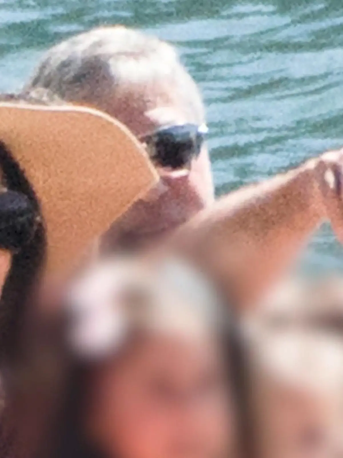 Bild zu: "Familie Clooney macht Urlaub"